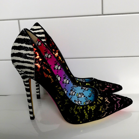 Authentic Jimmy Choo leather/lace 5” heel pumps - Picture 2 of 7